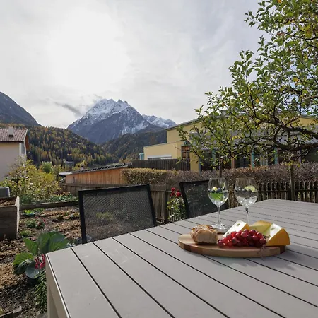 Chasa Marugg Apartamento Scuol